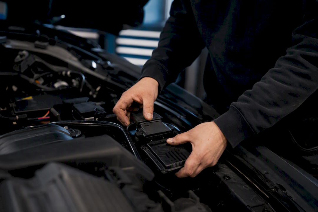 Tec Hands Connecting Ecu Tuning Tool